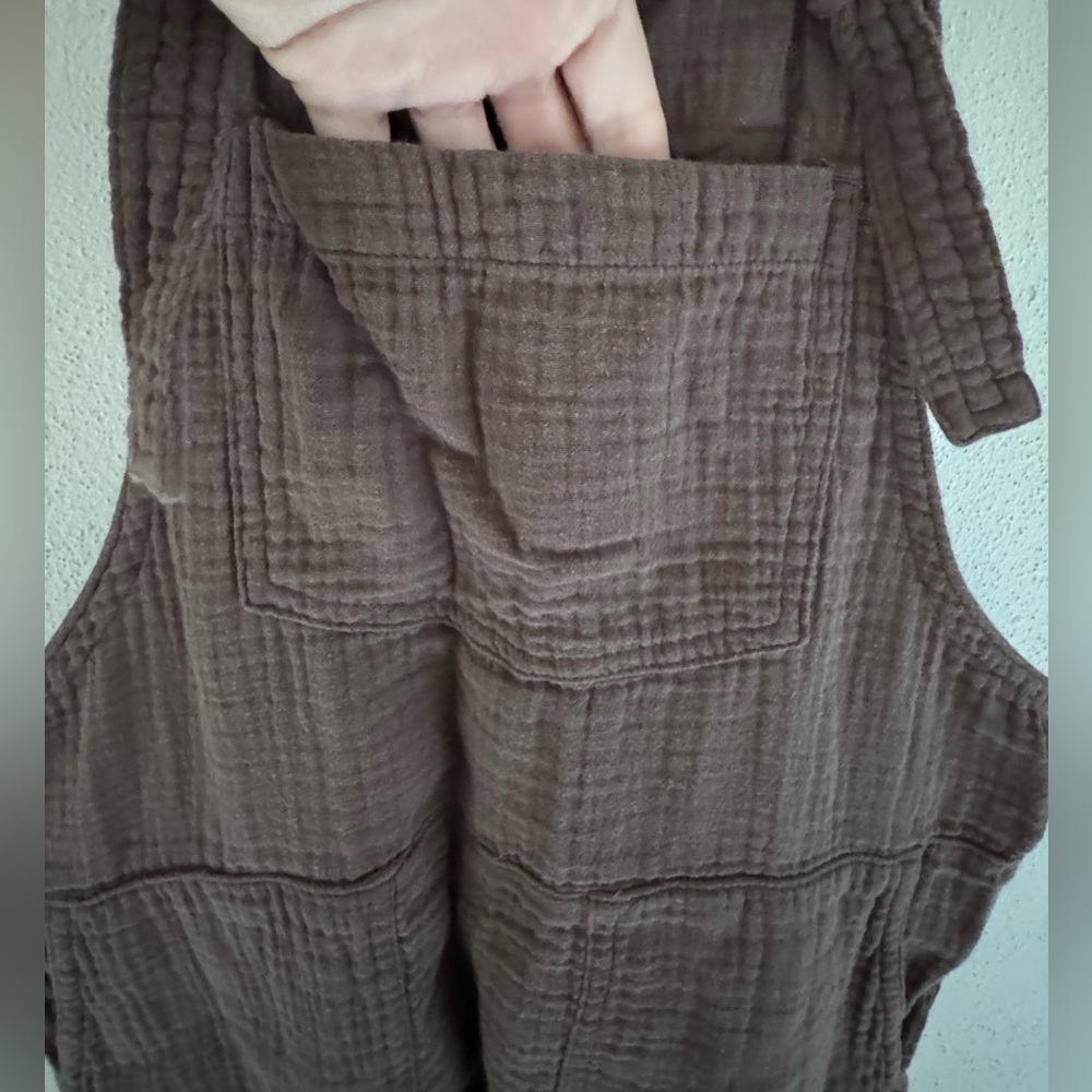 Aerie Lightweight Rolled Leg Gauze Cotton Tie Knot Overalls
Size Small Brown - Picture 6 of 10